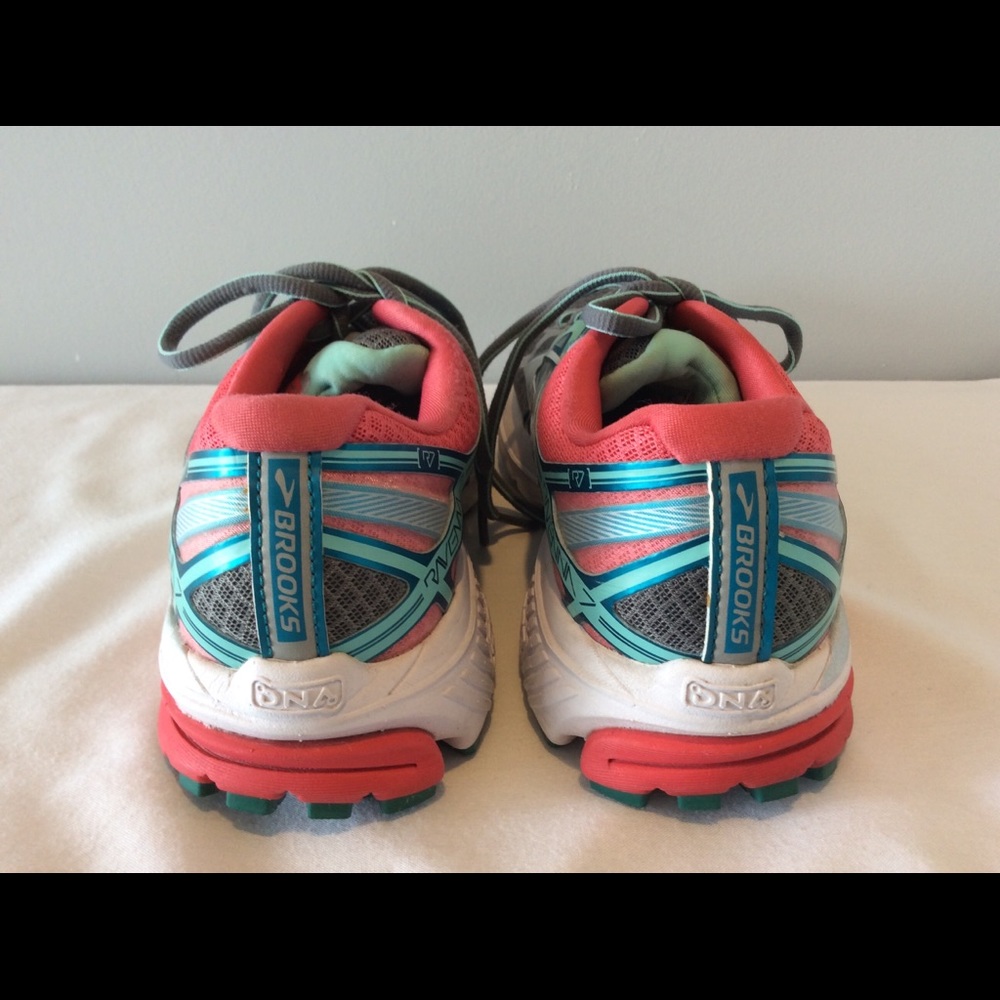 Brooks Revenna 7 - Picture 5 of 9